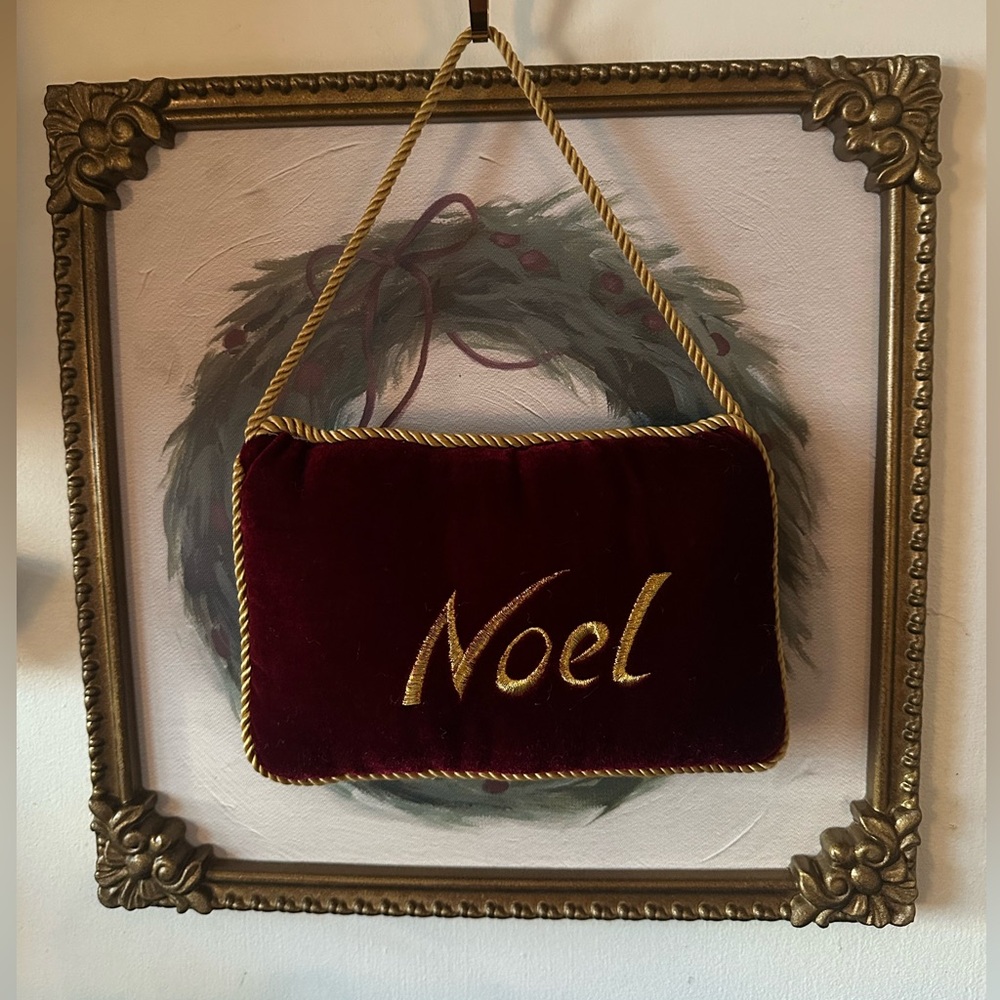 Red Velvet Noel Hanging Decor